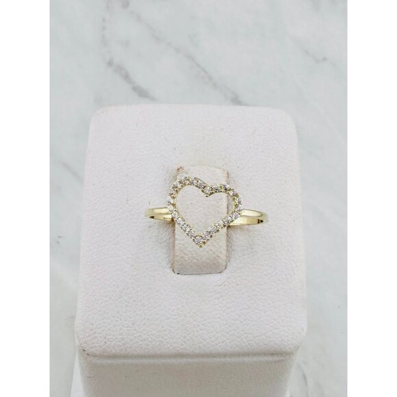 Solid 10K Yellow Gold Heart Ring / Anillo de corazón en oro sólido de 10 kilates